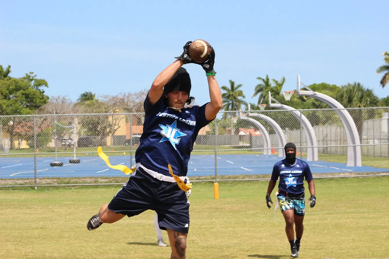 Justice Legion receiver makes a full-extension catch